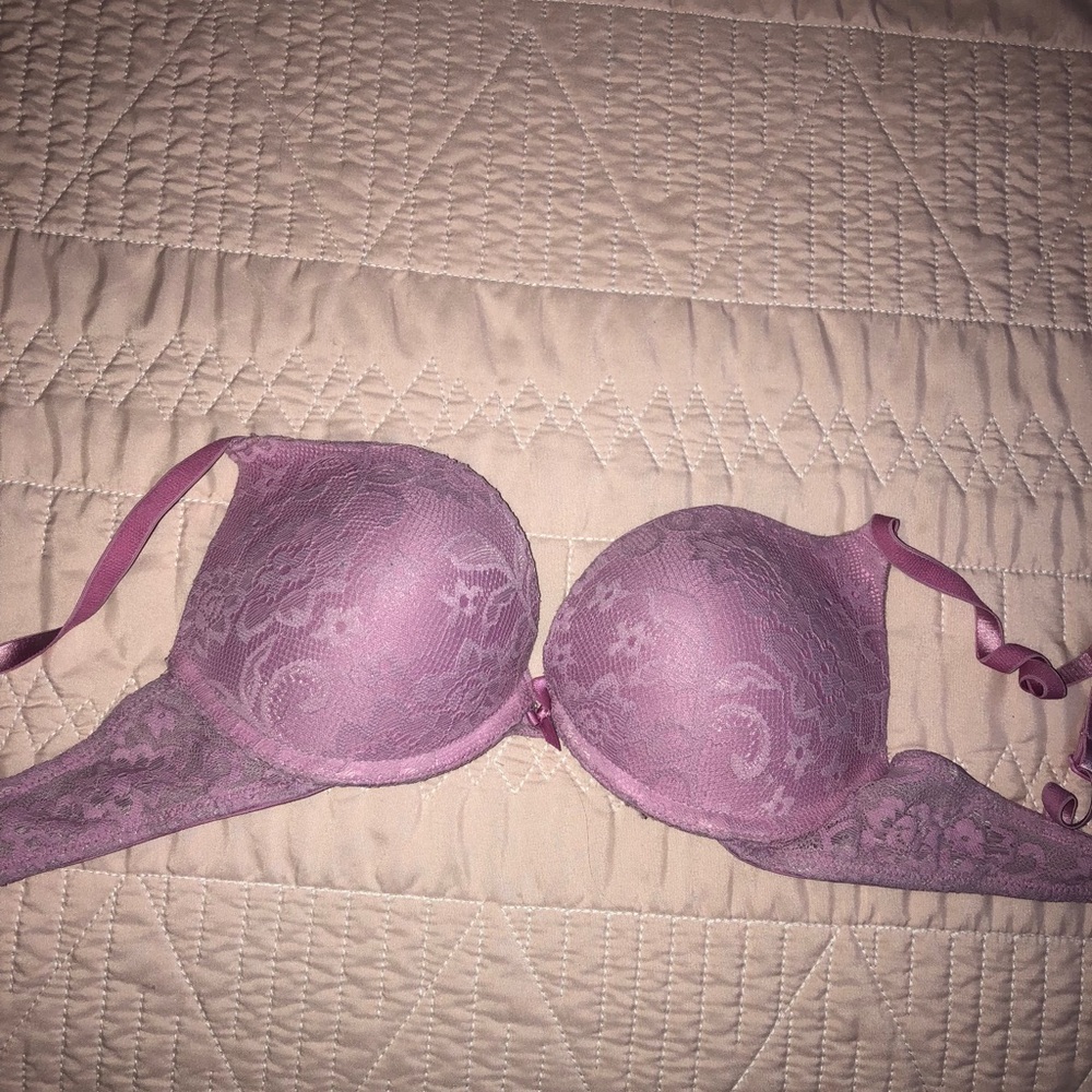 Size 32B lightly push up bra.